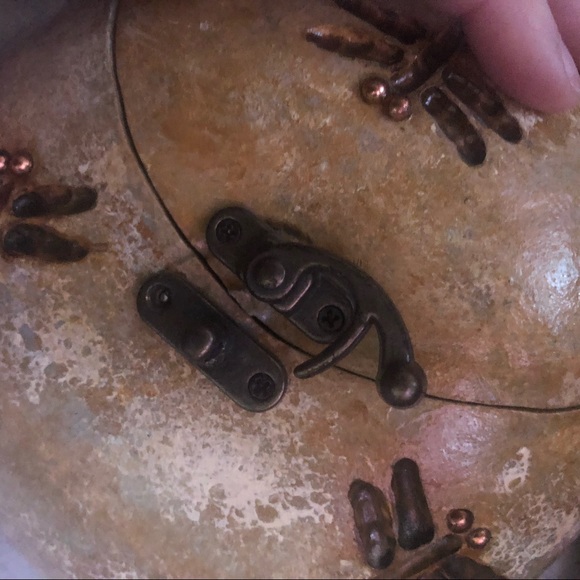 Beautiful Dragonfly hand-carved hard-shell purse - Picture 6 of 12